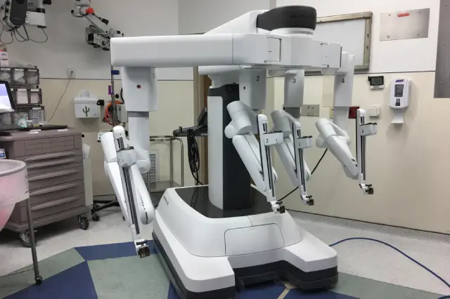 robot chirurgical Da Vinci